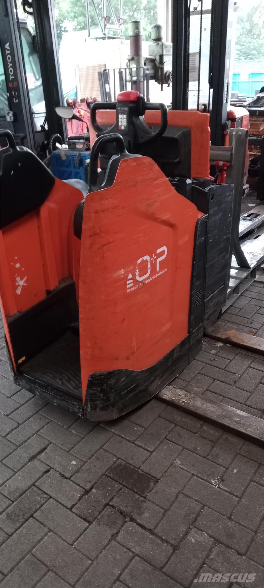 Toyota LPE 250 行走控制式堆積機