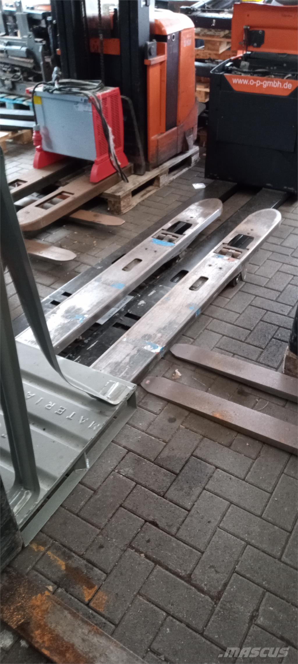 Toyota LPE 250 行走控制式堆積機