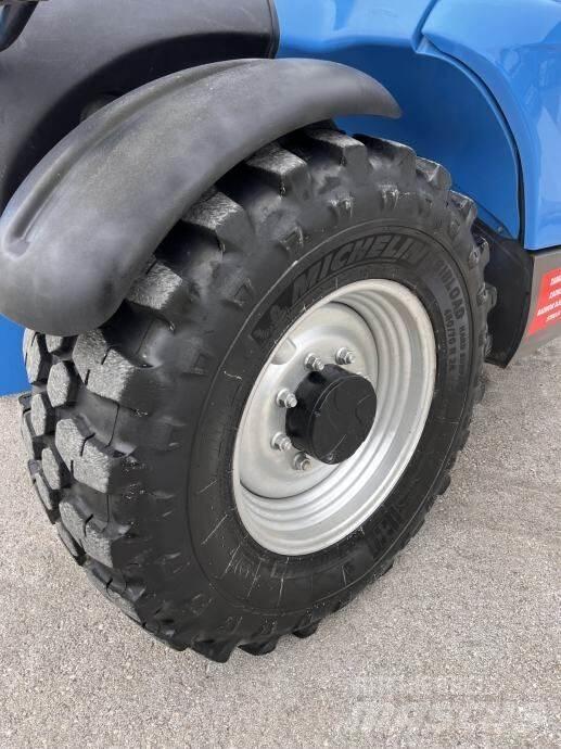 Manitou MT932 伸縮臂操作車