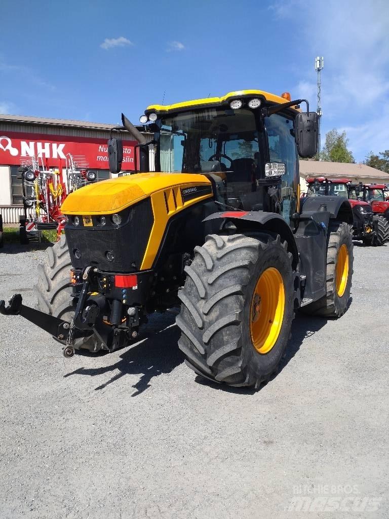 JCB Fastrac 4220 曳引機
