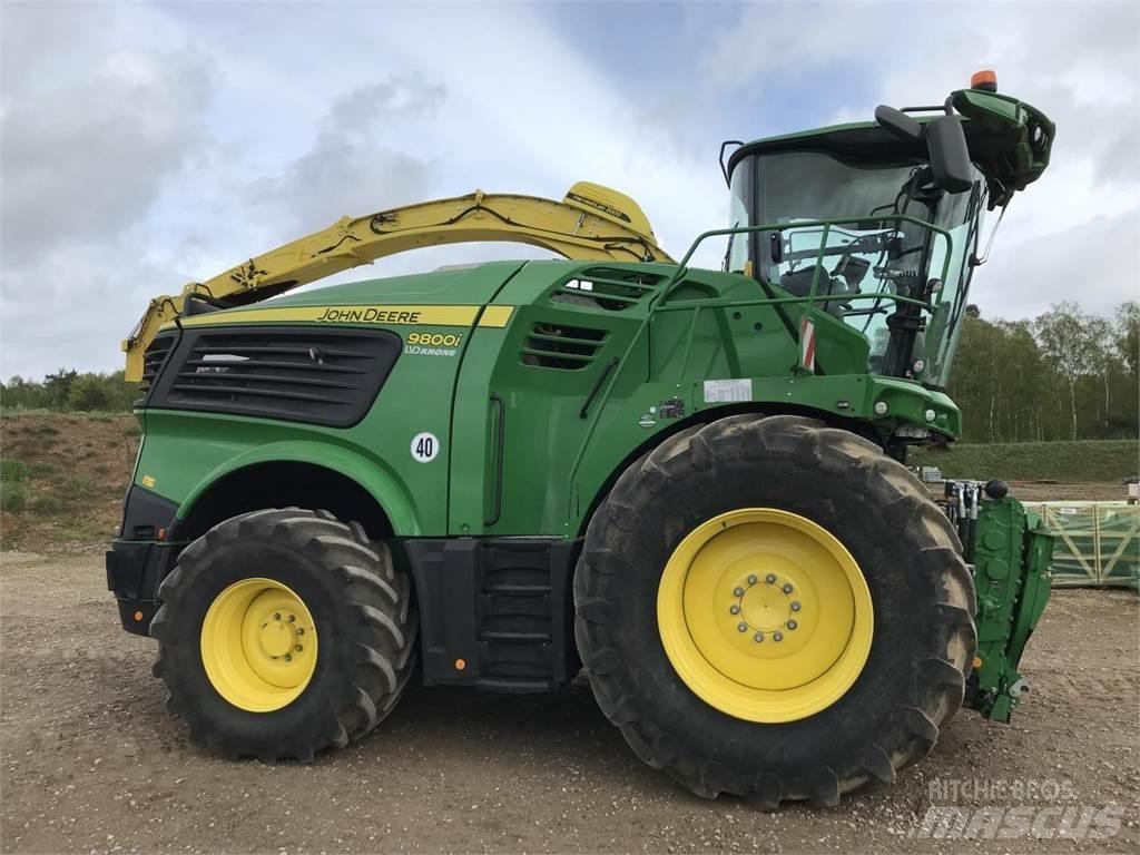 John Deere 9800i 自走式飼料採集機