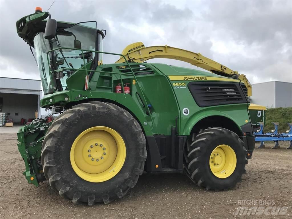 John Deere 9800i 自走式飼料採集機