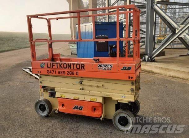 JLG 2032 ES 剪式升降機