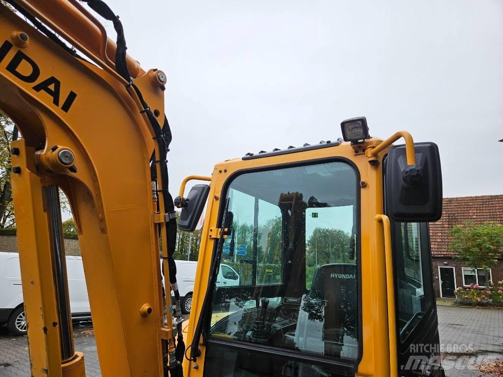 Hyundai Robex 25-9 小型挖土機/掘鑿機<7t(小型挖掘機)