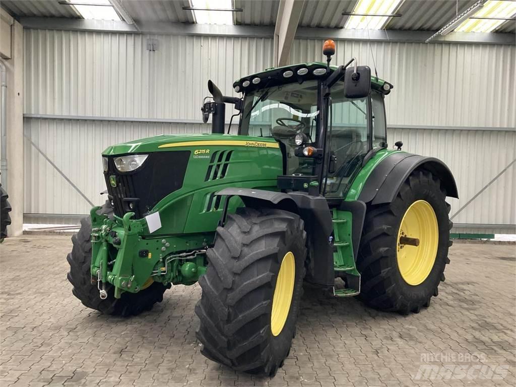 John Deere 6215R 曳引機