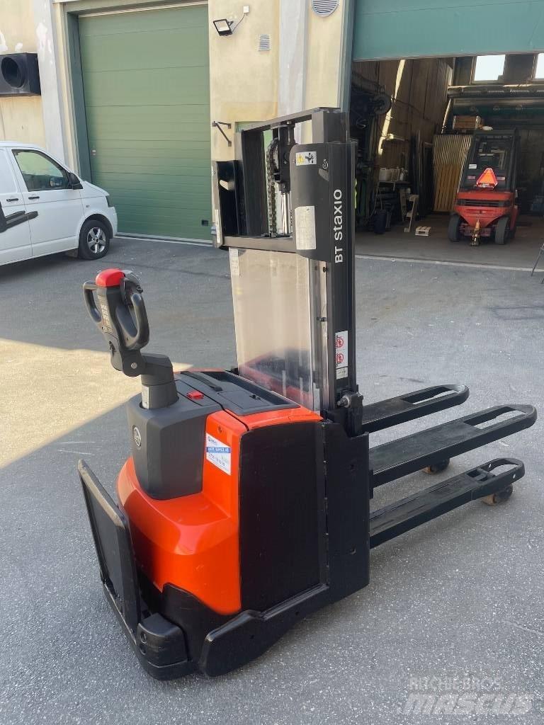 BT SWE200D 行走控制式堆積機