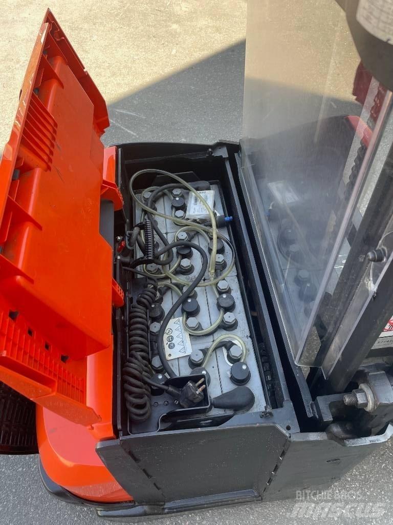 BT SWE200D 行走控制式堆積機