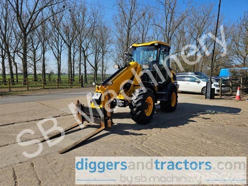 JCB TM 220 輪胎式裝載機