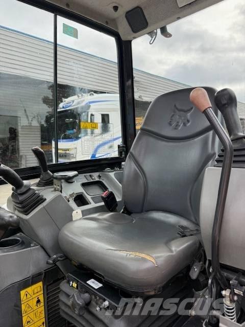 Bobcat E 35z 小型挖土機/掘鑿機<7t(小型挖掘機)