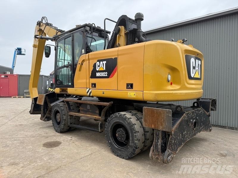 CAT MH 3022 廢棄物/工業用操作車