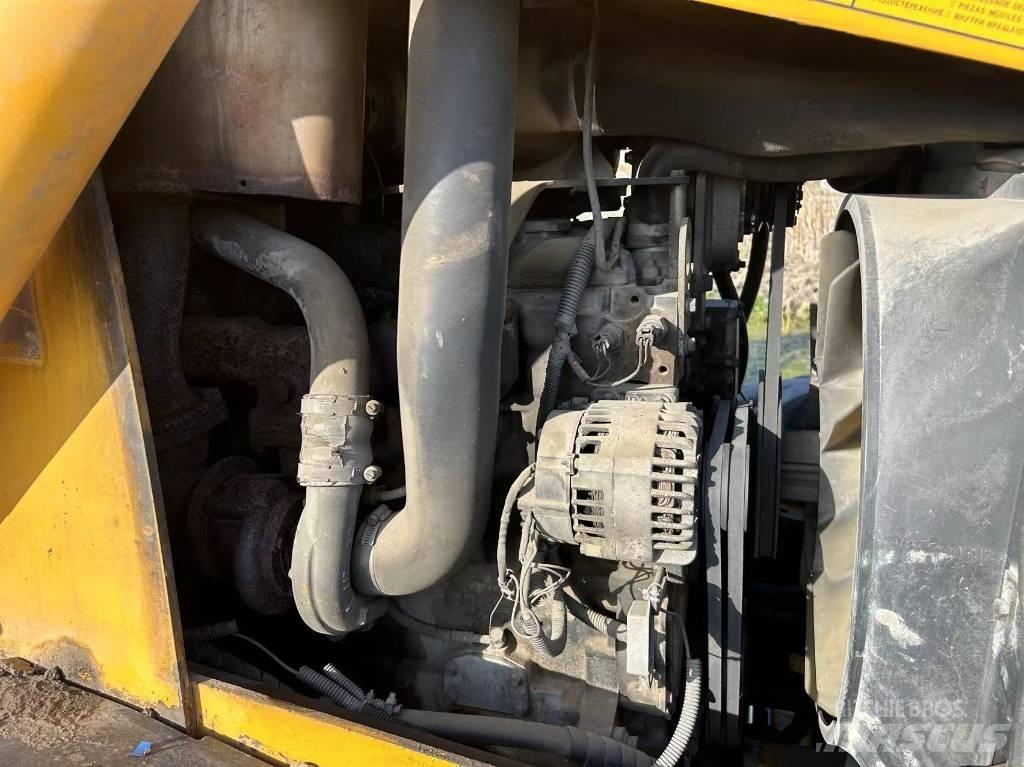 JCB 3cx 反鏟裝載機
