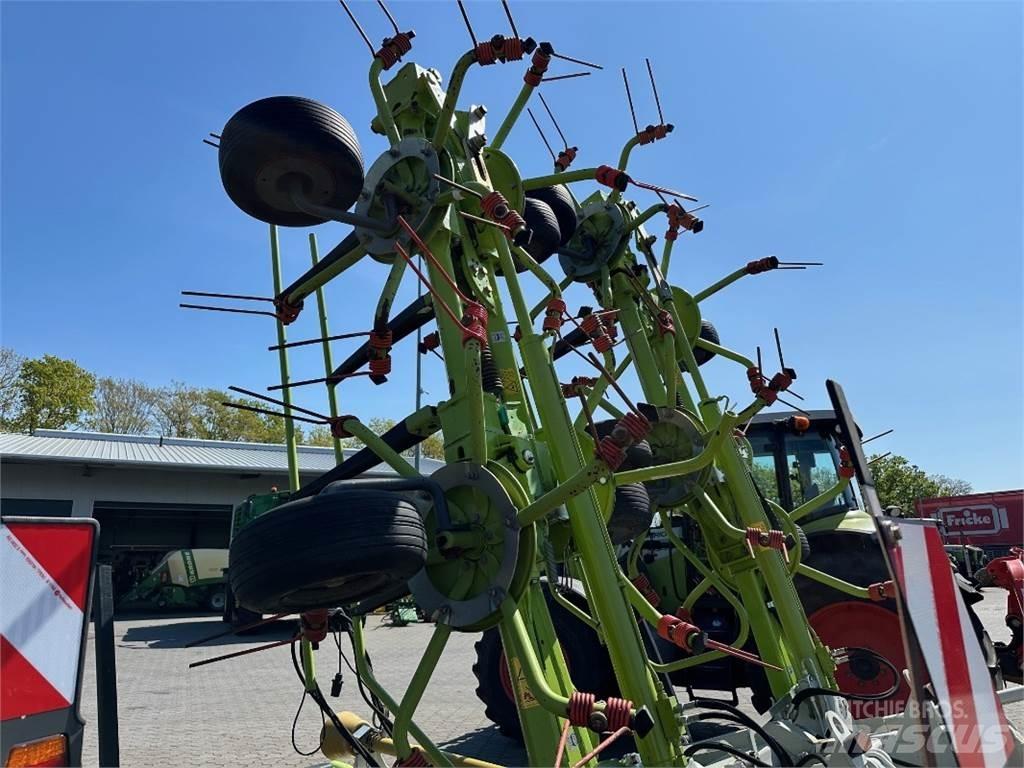 CLAAS Volto 1100 T 耙與翻草機