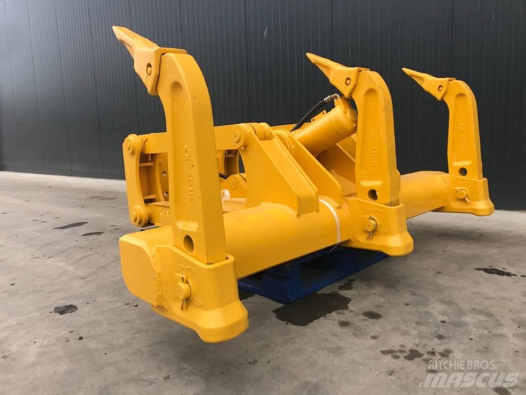 Komatsu D65 鬆土機