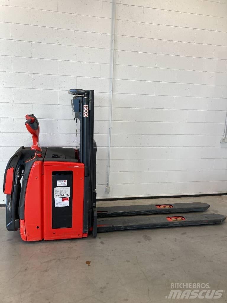 Linde L14AP/1173 自走式堆積機