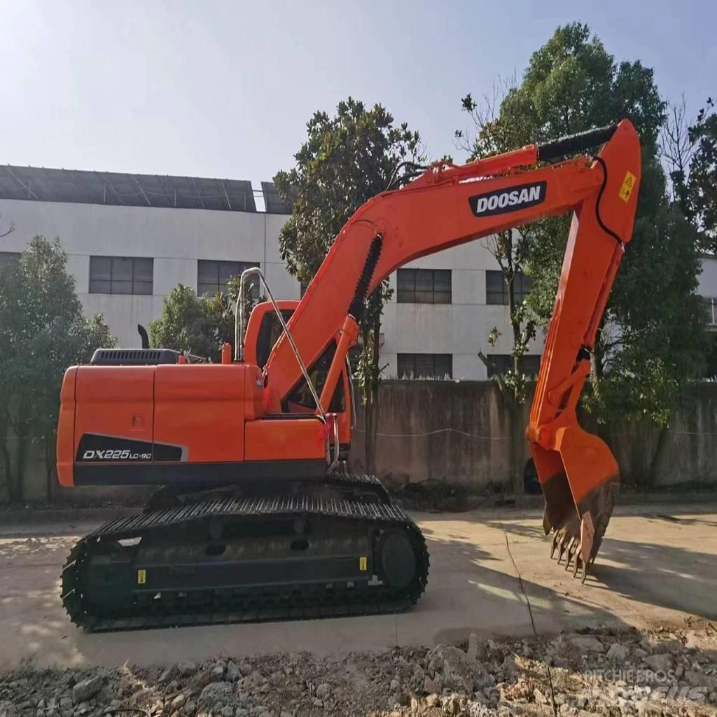 Doosan DX225LC-9C 履帶式 挖土機/掘鑿機/挖掘機