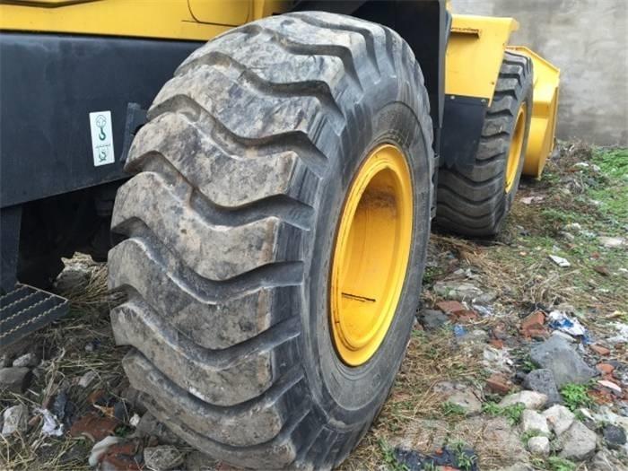 Komatsu WA 320-5 輪胎式裝載機