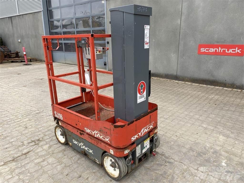 SkyJack SJ16 垂直升降工作台