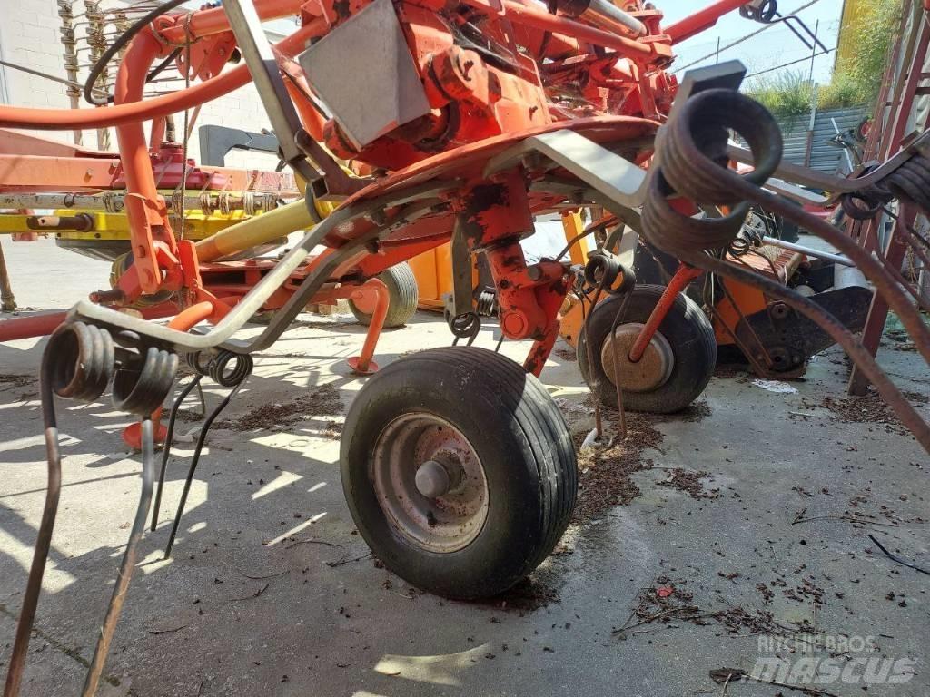 Fella TH 680 耙與翻草機