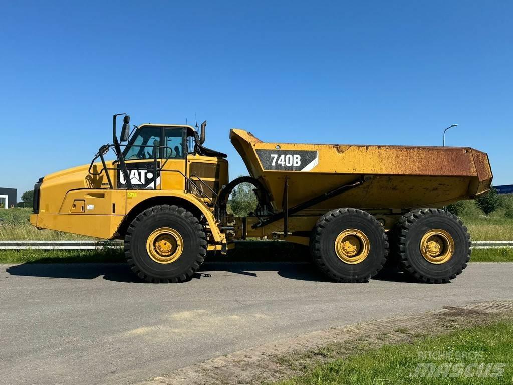 CAT 740B 鉸接式起吊車