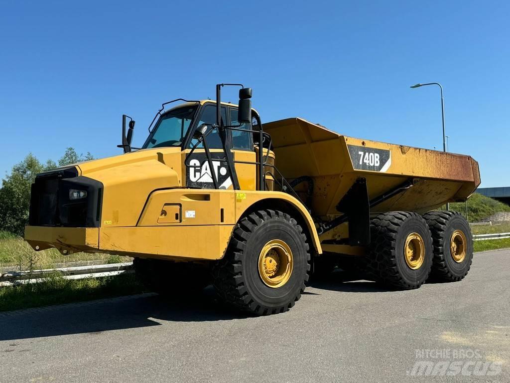 CAT 740B 鉸接式起吊車