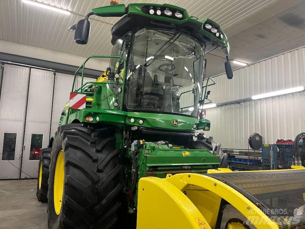 John Deere 8300i 自走式飼料採集機
