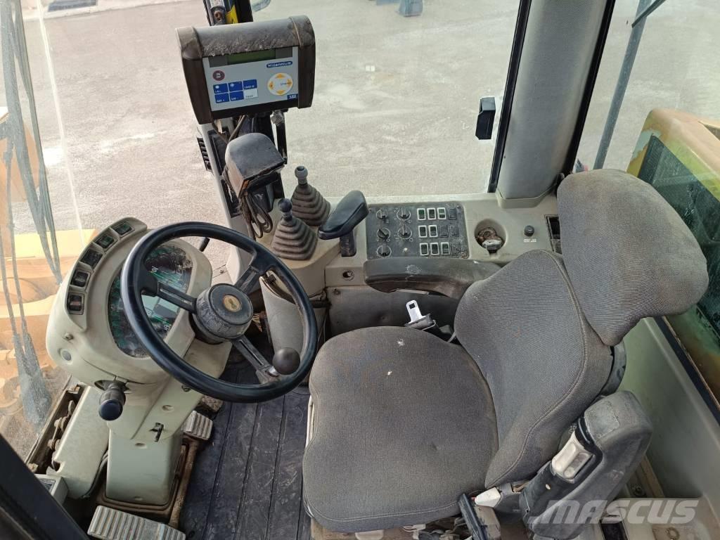 CASE 821C 輪胎式裝載機