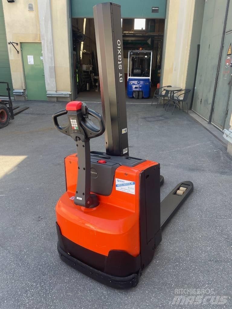 BT SWE080L 行走控制式堆積機