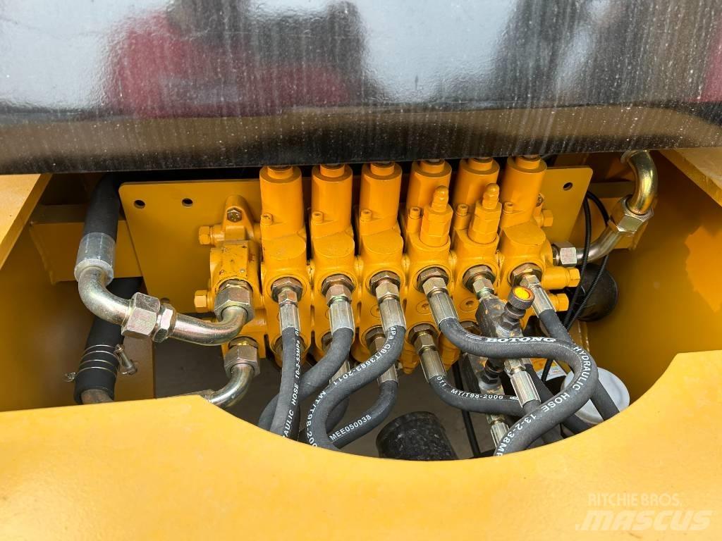 CAT 420 F 反鏟裝載機