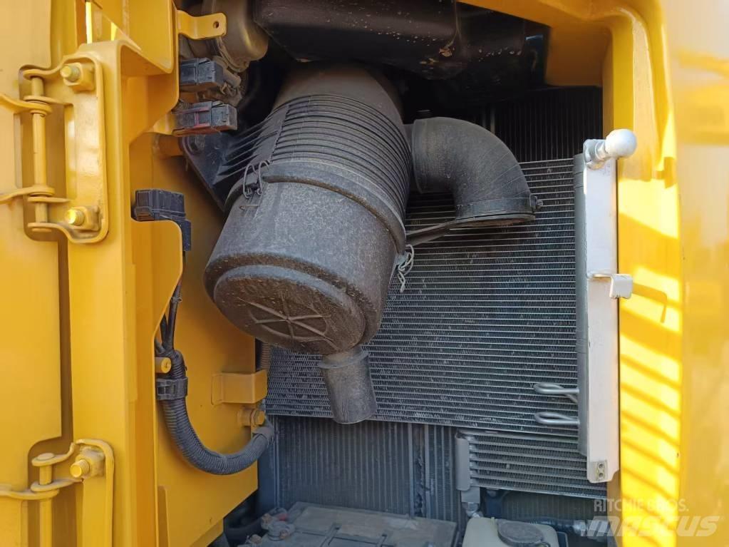Komatsu PC138 中型挖土機/掘鑿機/挖掘機 7t-12t