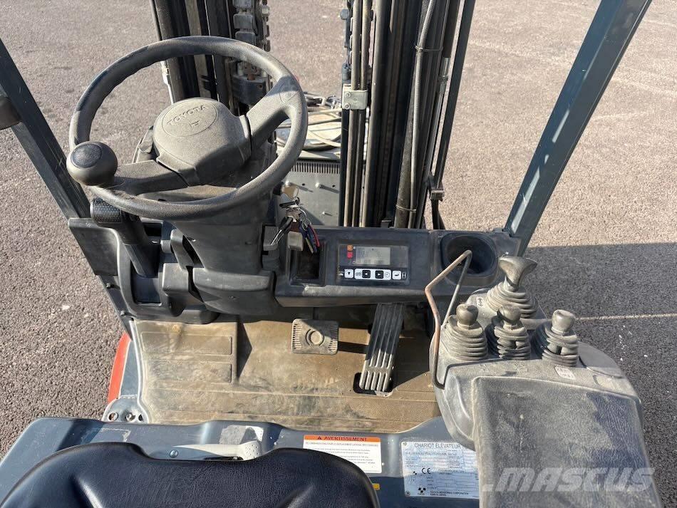 Toyota 8 FBET 15 電動堆高機