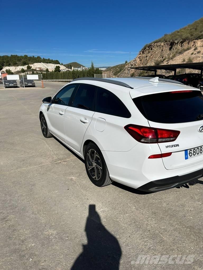 Hyundai I30 汽車