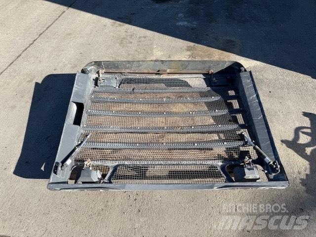 Doosan DL 400 OSŁONA 底盤和懸架