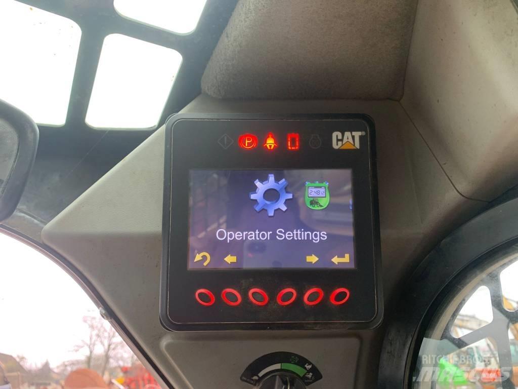 CAT 277 D 滑移轉向裝載機
