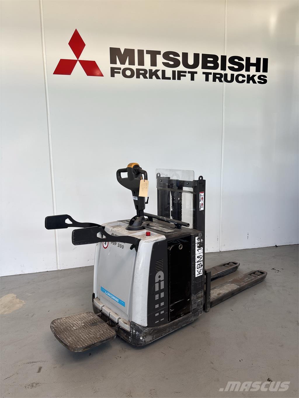 UniCarriers PDP200 自走式堆積機