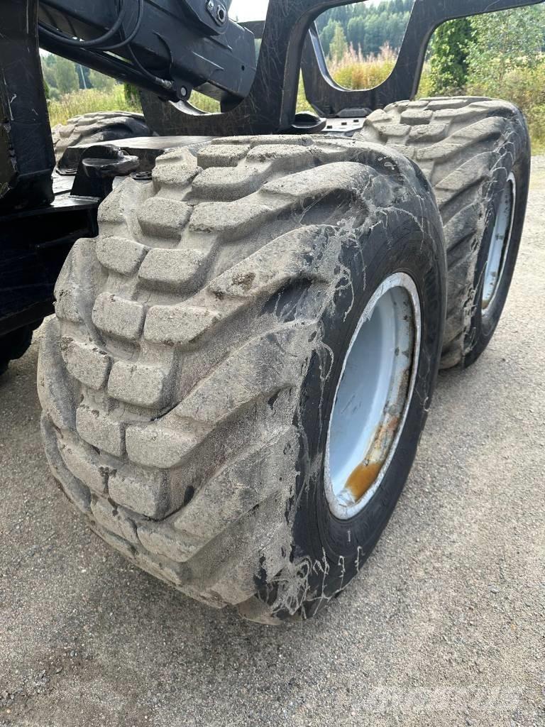 Komatsu 875 集運機