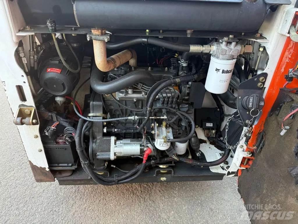 Bobcat S100 滑移轉向裝載機