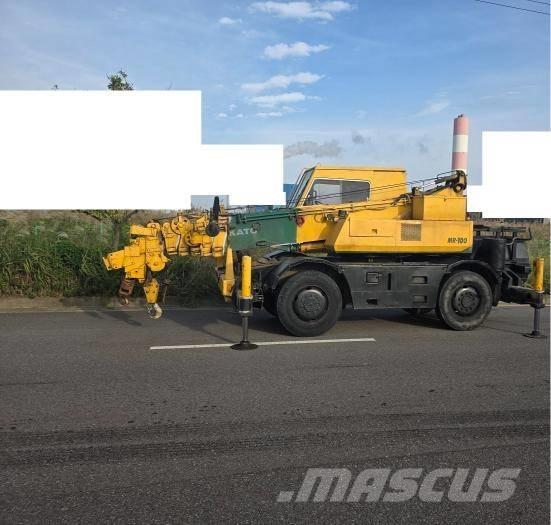 Kato MR 100 越野起重機