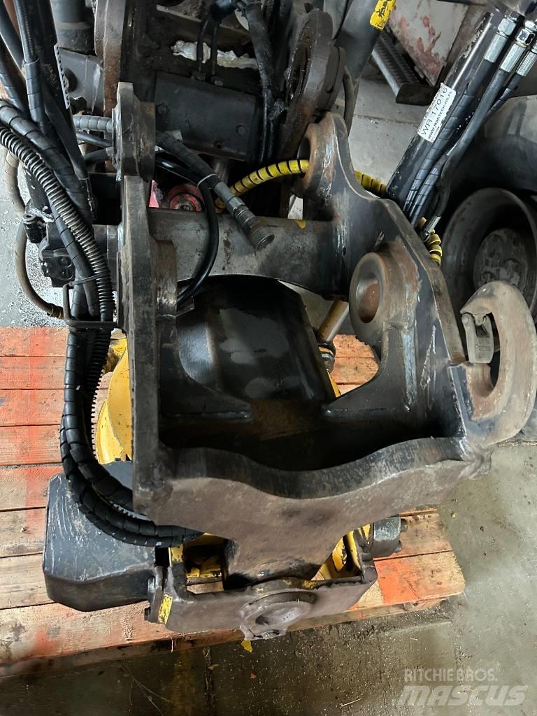 Engcon Tiltrotator 旋轉混合器
