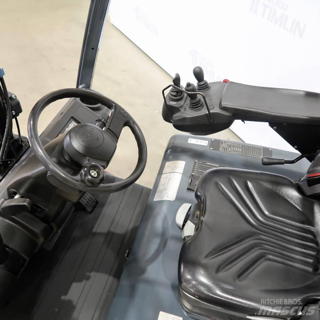 Toyota 8FBMKT25 電動堆高機