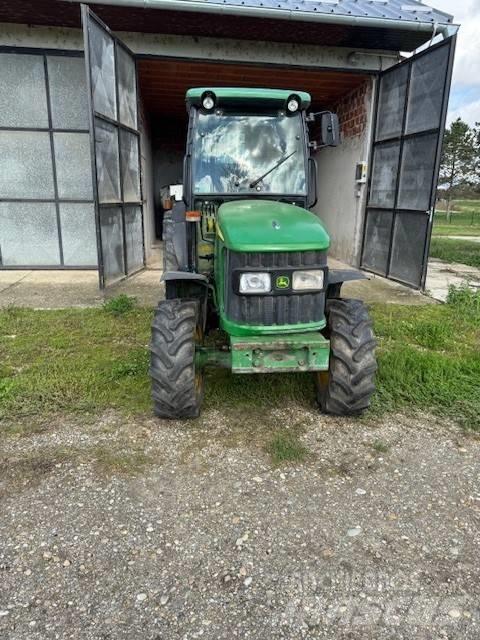 John Deere 5515 F 曳引機