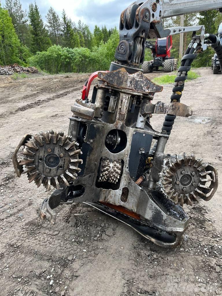 Komatsu 901 收穫機