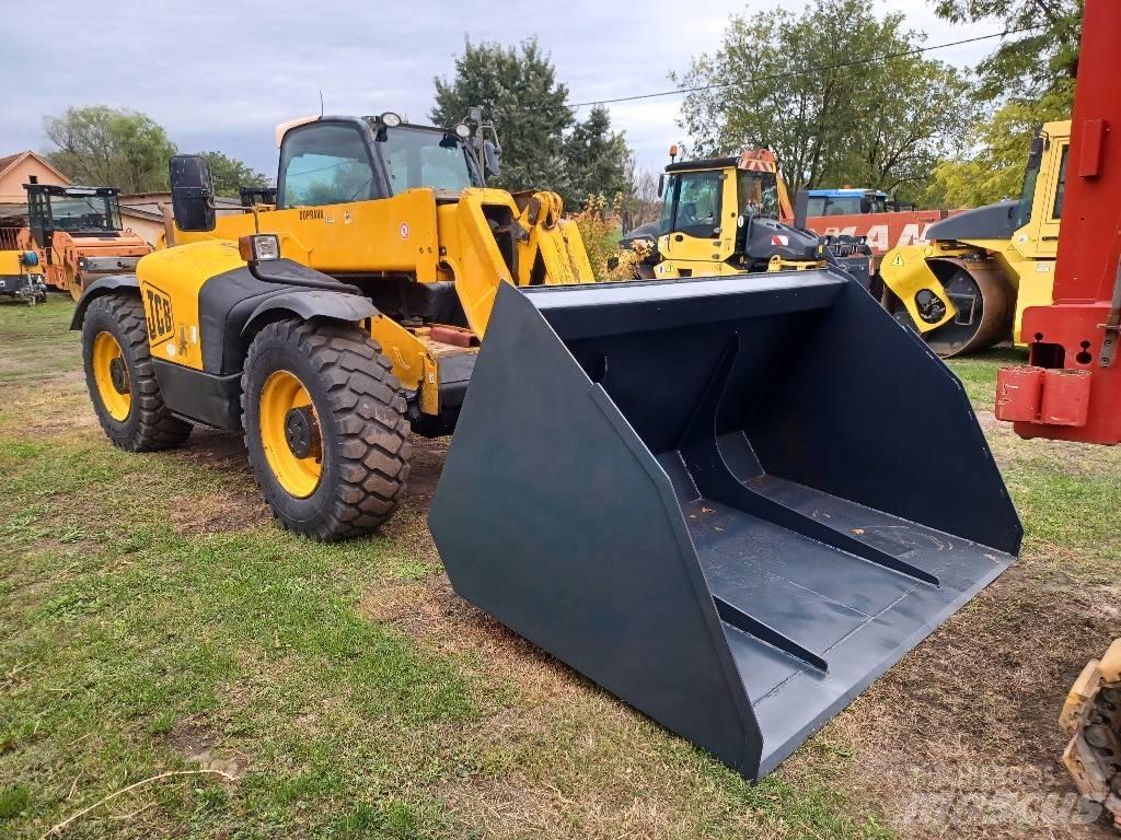 JCB 541-70 農業用伸縮臂裝載機