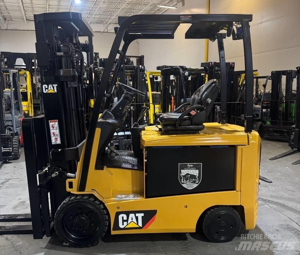 CAT EC30N2 電動堆高機