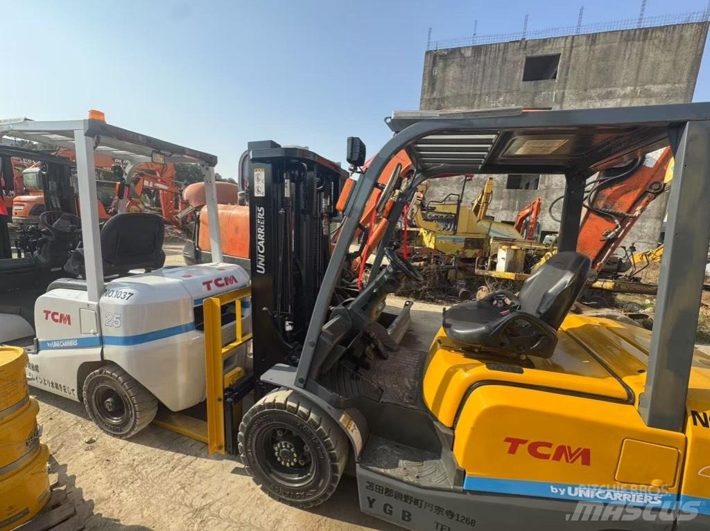 TCM FD 25 柴油卡車