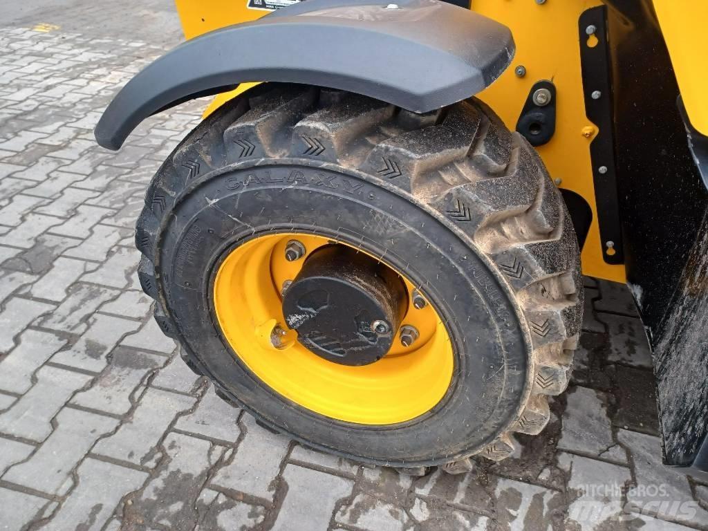 JCB 525-60 伸縮臂操作車