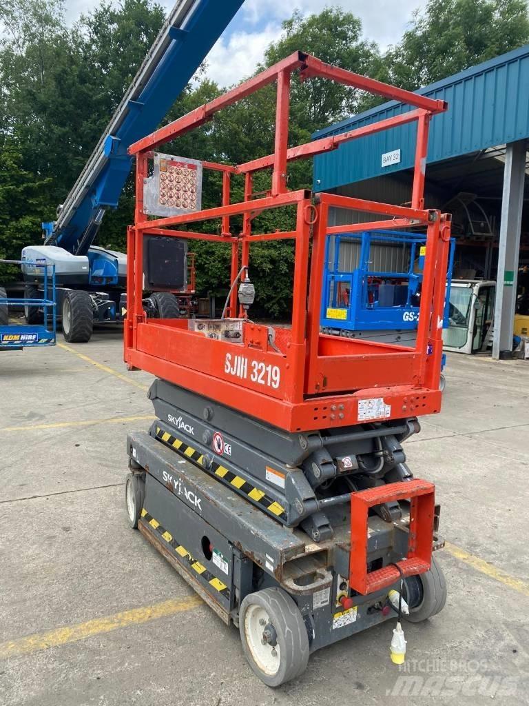SkyJack SJ 3219 剪式升降機