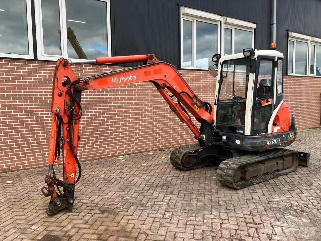 Kubota KX121-3 小型挖土機/掘鑿機<7t(小型挖掘機)