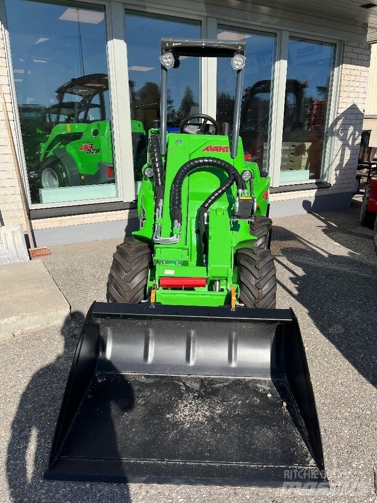 Avant 423 滑移轉向裝載機