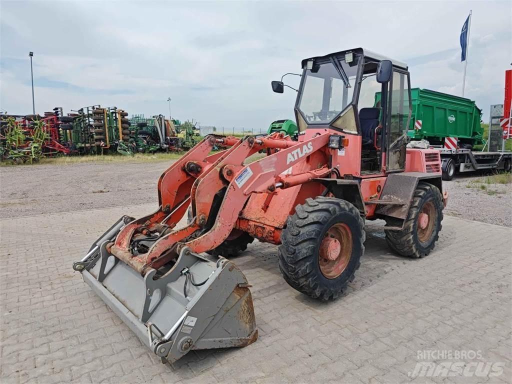 Atlas 72E 輪胎式裝載機