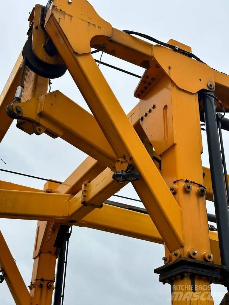 Combilift SC 3 T 貨櫃搬運機